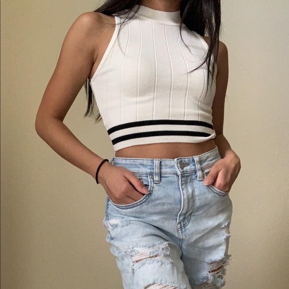 High Neck Crop Top - Picture 3 of 4